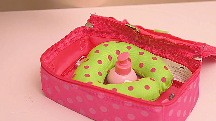 Amazon.com: Our Generation Luggage & Travel Set for 18